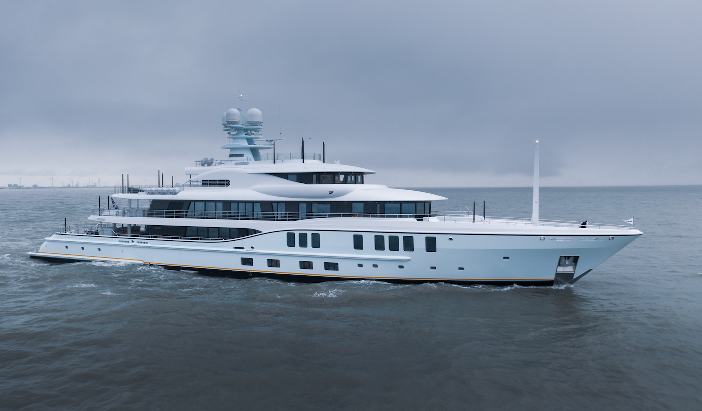 Yacht AVANTI, Amels & Damen Yachting CHARTERWORLD Luxury Superyacht